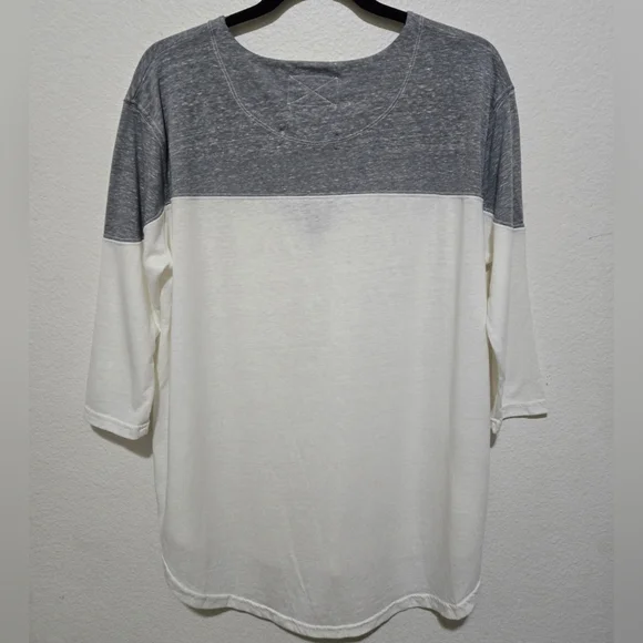 WE THE FREE Oversized Raglan Sleeve Tee V-Neck Gray White Size Extra Small - Picture 6 of 10